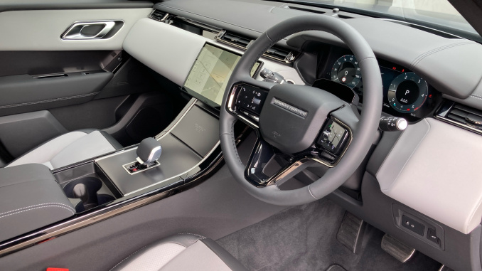 Land Rover Range Rover Velar 3.0 D300 MHEV Belgravia Edition Satin 5dr Auto Diesel Estate - Image 26